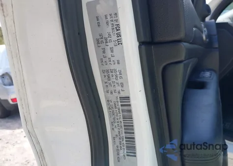 2019 Jeep Grand Cherokee Altitude 4X4 z USA, uszkodzony, nr VIN 1C4RJFAG9KC788460